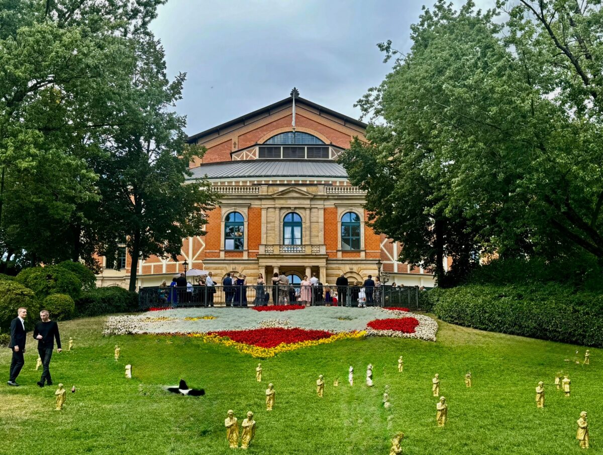 Front lawn view of Bayreuth Festspielhaus