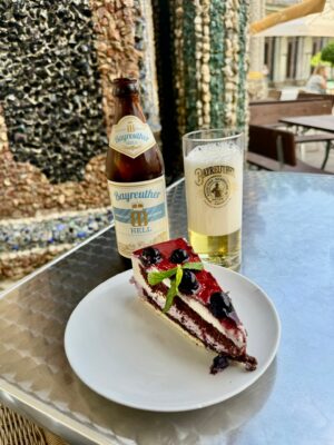 Light snack of beer and cake(?) at Eremitage